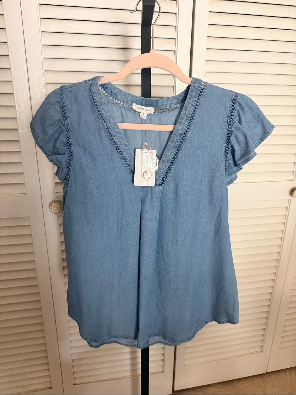 Blu Pepper Chambray V-Neck Flutter Sleeve Top in Light Blue